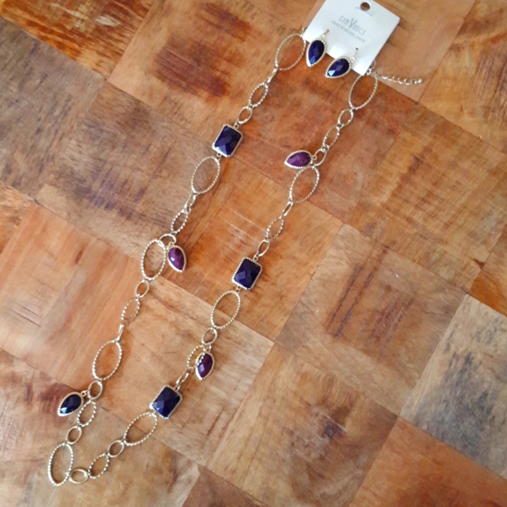 Necklace and earring set